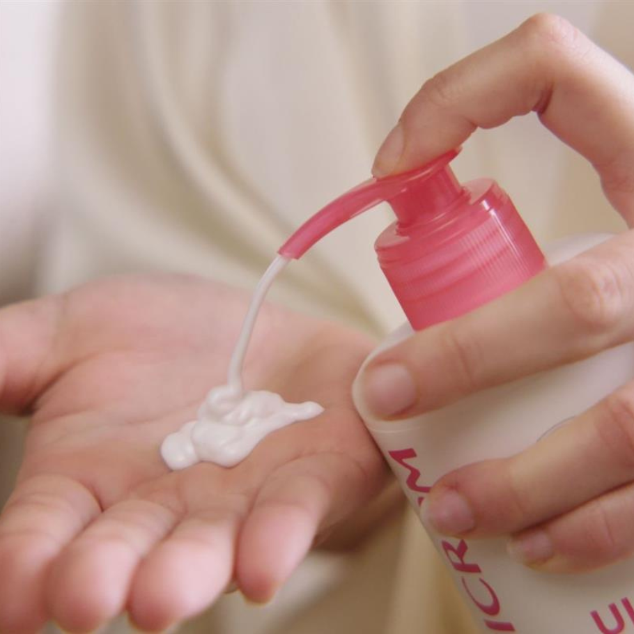 ULTRA-MOISTURIZING, დამცავი ჰიდრატაციის ეტალონი.