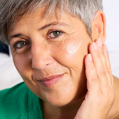 ტოპიკრემი - პიგმენტური ლაქების საწინააღმდეგო სახის შრატი